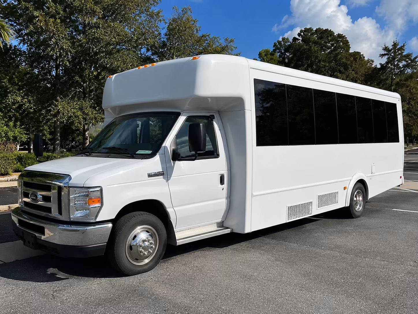 Ontario Winery Tour & Pub Crawl Transportation